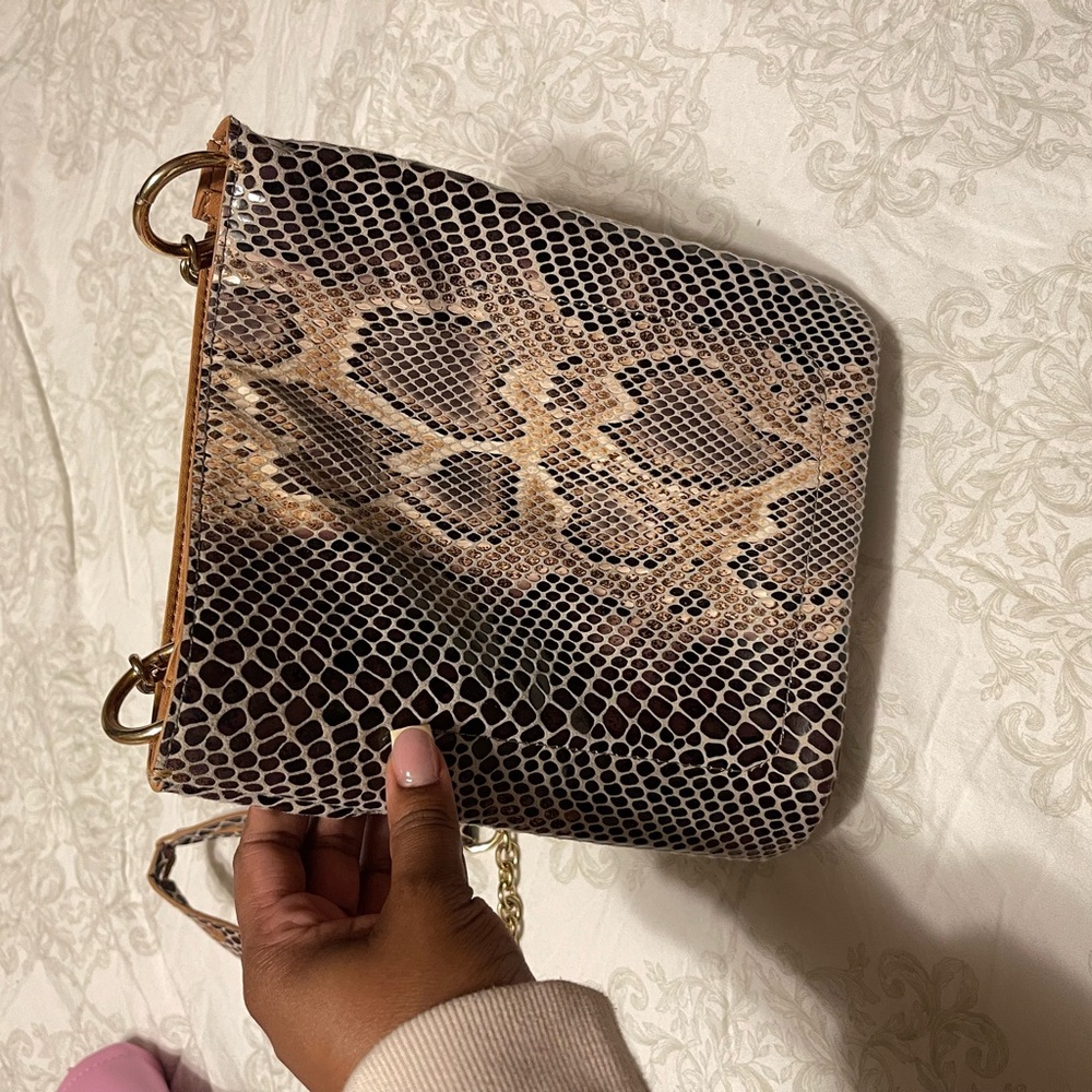 Elegant Snake Print Shoulder Bag